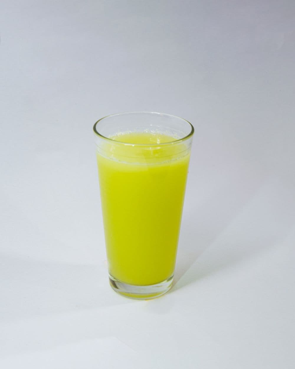 Amber tumbler with bamboo lid